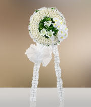 Condolence Wreath: Silent Comfort