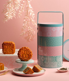 ManFuYuan Mooncakes + Flower