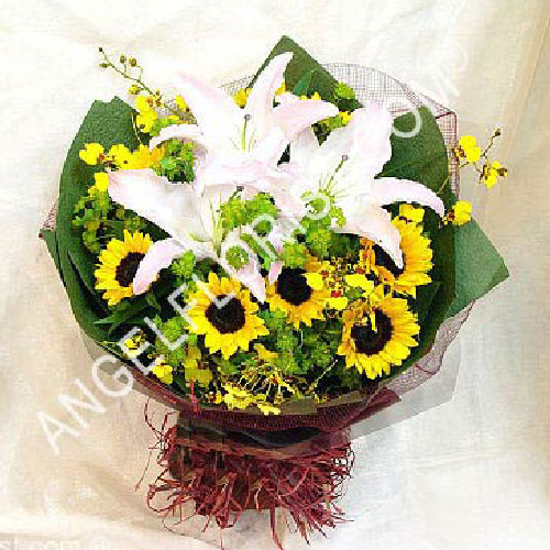 Flower Hand Bouquet: Smiling